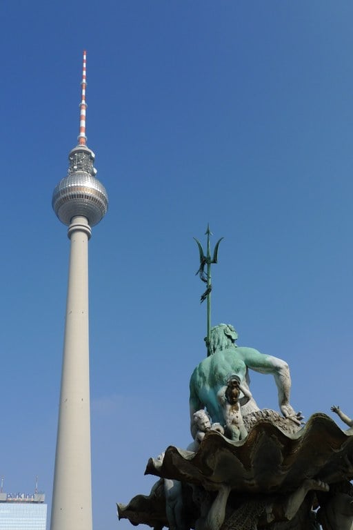 Today, my first full day in Berlin without sudden fits of jet-lagged sleeping, was glorious, a little cold, and the sky was blue. In the AM, from 8:30AM until 1PM, I learned German from my 8 teachers at the Goethe-Institut Berlin. I am studying from level A1.1 but my main teacher is suspicious of me and is hinting at placing me in a more advanced class, but I am resisting it.